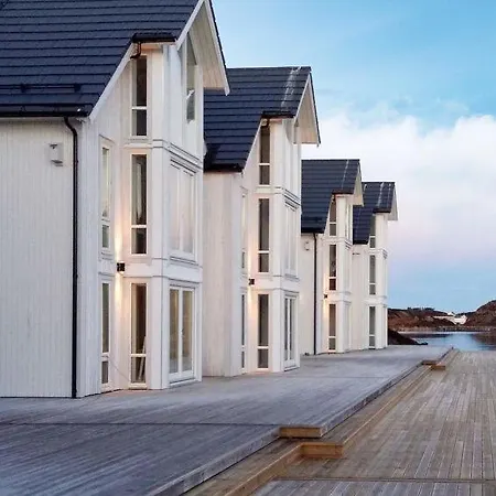 Sleeps 8 Wifi Holiday home Karvag